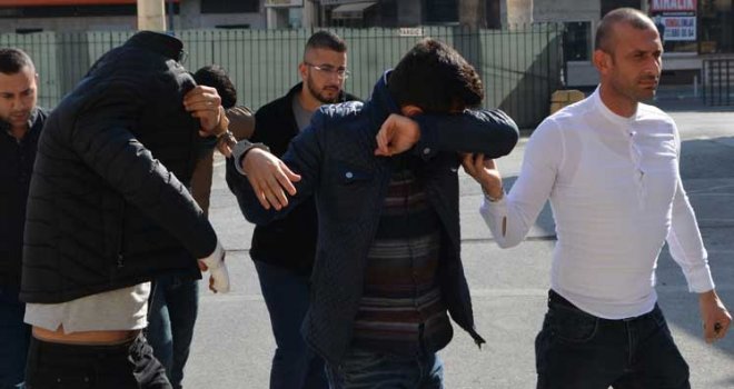 Polis diğer zanlıların peşinde