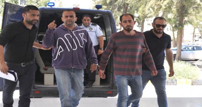 Polisi görünce uyuşturucuyu yutmak istemişdi