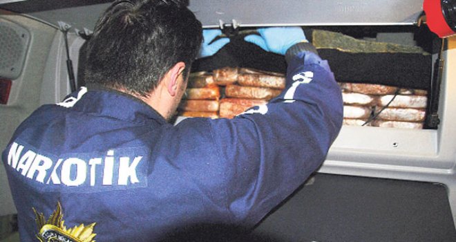 POLİSİYE OLAYLAR... 3 YERDE UYUŞTURUCU, 6 TUTUKLU...
