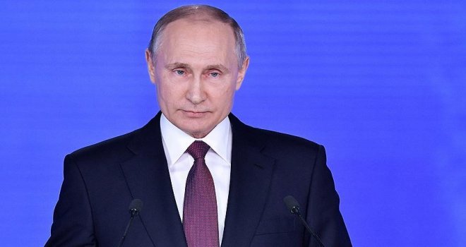 Putin, 11 generali görevden aldı.