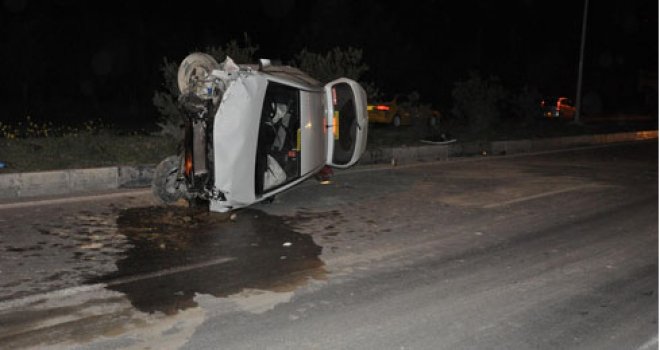 Refüje çarptı, yan yattı