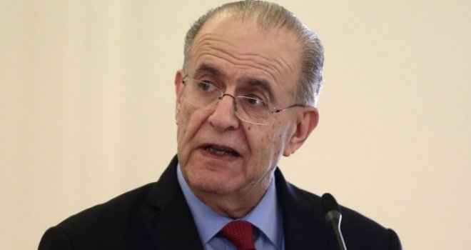 Rum Bakan endişeli: "Türk Ordusu ülkemizde... Korkuyoruz"