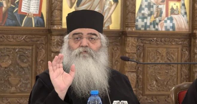 Rum papazdan ilginç benzetme: Korona önlemleri Türk işgali gibi