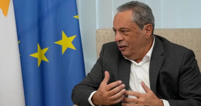 Rum Savunma Bakanı Palmas: “Müzakereleri yeniden başlatma çabaları hızlandırılmalı”
