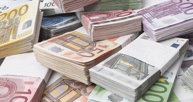 Rum Yönetimi Birleşik Krallıktan toprak satın aldı