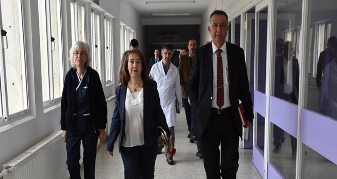 Sağlık Bakanı Besim, Dr. Burhan Nalbantoğlu Devlet Hastanesi’ni ziyaret etti