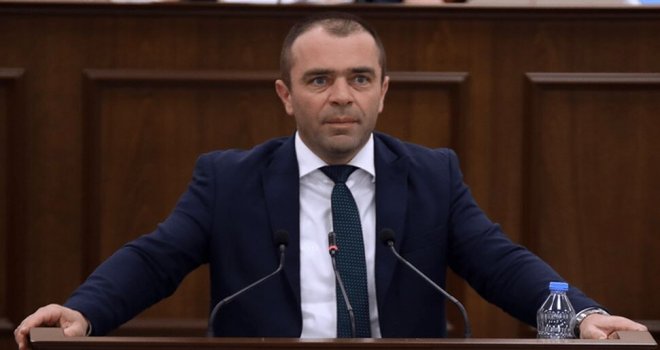 Salahi Şahiner: Turizm Bakanlığı performansıyla maliyeyi yerin dibine soktu