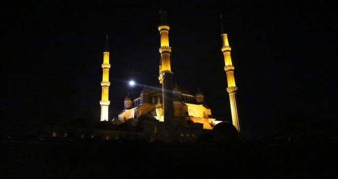 Selimiye Camisi'nin ışıkları 'Dünya Saati' için kapanacak.