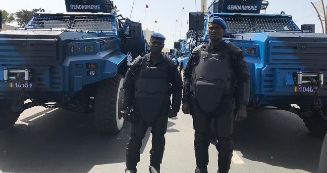 Senegal Cumhurbaşkanı'nı Türk zırhlıları korudu.