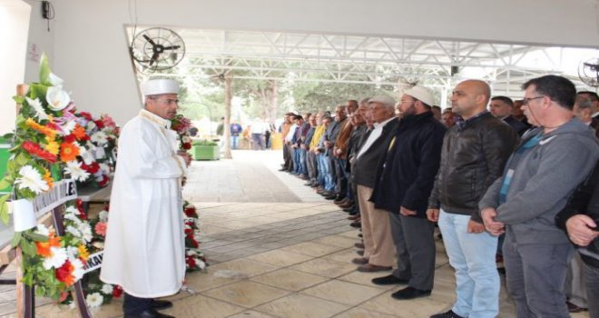 Sevenleri son yolculuğunda yalnız bırakmadı 