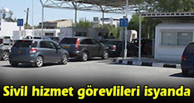 Sivil hizmet görevlileri isyanda