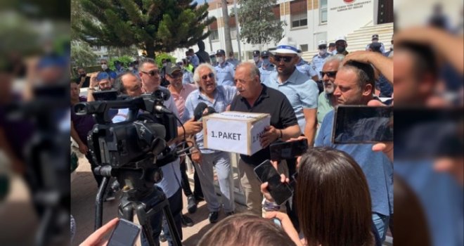 Şoförler, araçlarıyla Meclis’e geldi