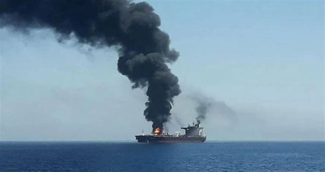 Suudi Arabistan açıklarında, İran tankerinde patlama meydana geldi