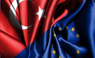 AB’den Türkiye ile vizesiz seyahat açıklaması