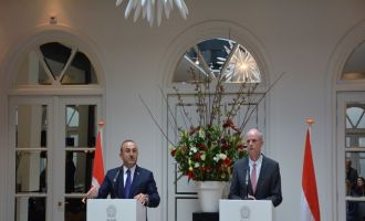 Çavuşoğlu: Avrupa’da radikalleşen bir Türk bile yoktur