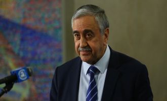 CUMHURBAŞKANI AKINCI’YA GAZİMAĞUSA DEVLET HASTANESİNDE CERRAHİ MÜDAHALE YAPILDI