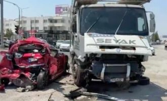 Honda ışıklarında kaza: 2 kişi yaralandı