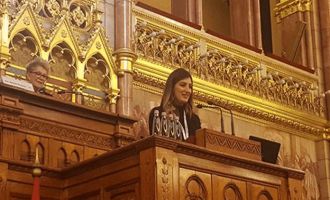 Kıbrıslı Türk Bilim İnsanı Budapeşte Parlamentosu’nda konuştu