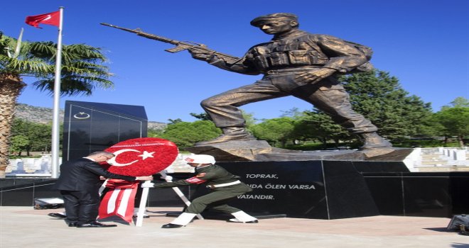 TC CUMHURBAŞKANI YARDIMCISI OKTAY BOĞAZ ŞEHİTLİĞİNİ ZİYARET ETTİ