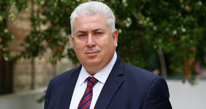Toplum sağlığını riske atmamalılar