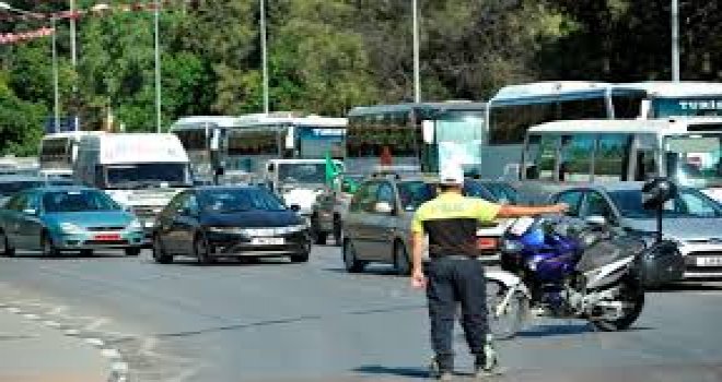TRAFİK DENETİMİNDE 72 ARAÇ SÜRÜCÜSÜ RAPOR EDİLDİ