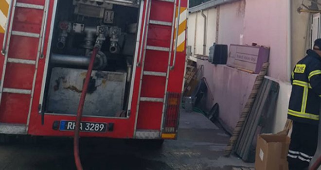 Tüccaroğlu Kuruyemiş’te yangın!