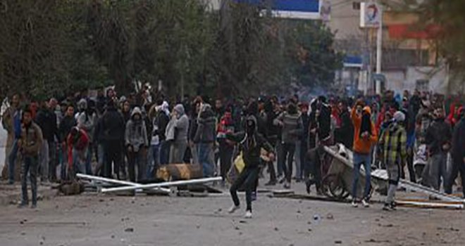 Tunus’ta hayat pahalılığı protesto ediliyor