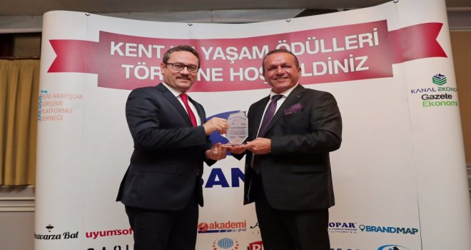 TURİZM VE ÇEVRE BAKANI ATAOĞLU’NA “TURİZM TANITMA” ÖDÜLÜ..