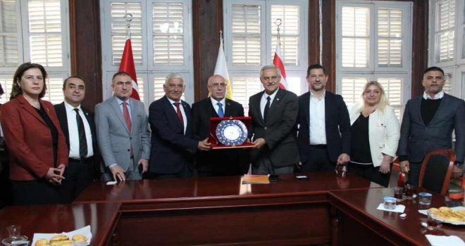 Türk Dünyası Mühendisler ve Mimarlar Birliği heyeti, Belediyeler Birliği’ni ziyaret etti