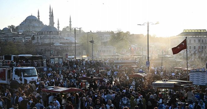 Türkiye İçişleri Bakanlığı: İstanbul'da 1 milyon 87 bin 17 yabancı var
