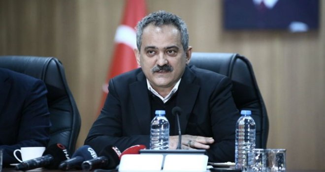 Türkiye Milli Eğitim Bakanı Özer: 10 ilden 202 bin 817 öğrencinin nakil işlemi gerçekleştirildi