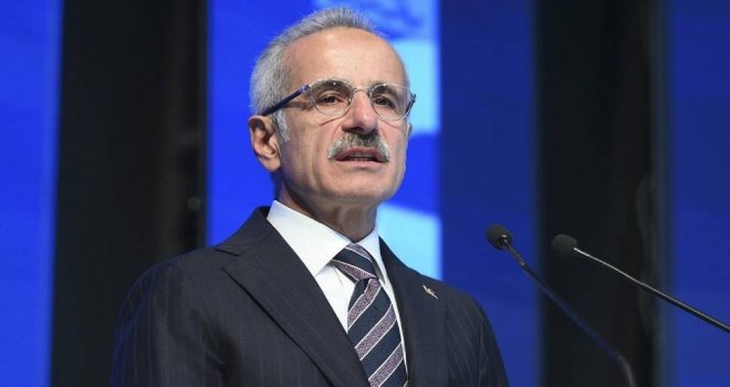 Türkiye Ulaştırma ve Altyapı Bakanı Abdulkadir Uraloğlu: Sosyal medyaya 16 yaş sınırı bu yıl içinde gelecek