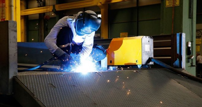 Türkiye’de sanayi şirketleri yeniden üretim için düğmeye basıyor