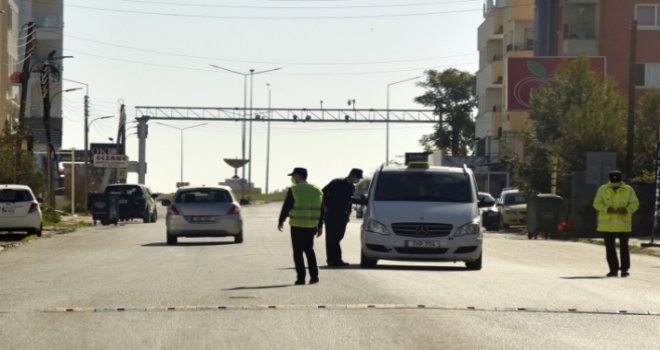 Ülke genelindeki trafik denetimlerinde 3 sürücü tutuklandı, 21 araç trafikten men edildi