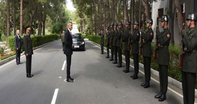 ULUÇAY’DAN TÜMGENERAL YILDIRIM VE TUĞGENERAL ALGAN’A İADE-İ ZİYARET.