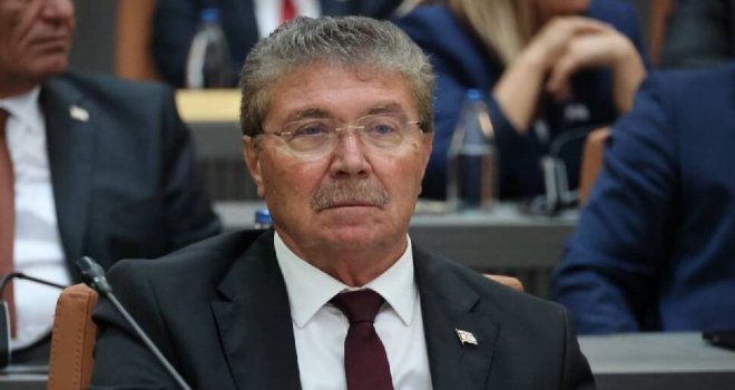 Ünal Üstel: Denktaş’a yönelik saldırı Kıbrıs Türk halkının onuruna yöneliktir