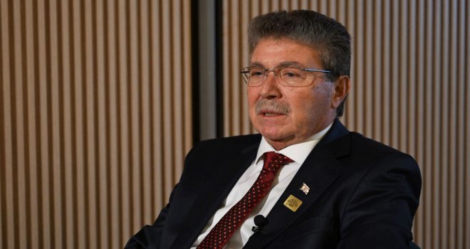 Ünal Üstel, Güney’deki tutuklamalara değindi: Tüm tapular devlet güvencesinde
