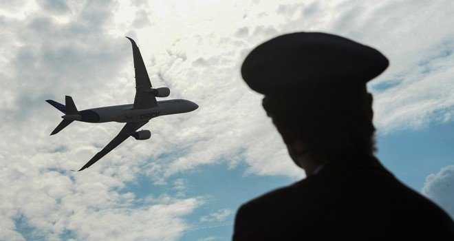 Uyuya kalan pilot havalimanını kaçırdı