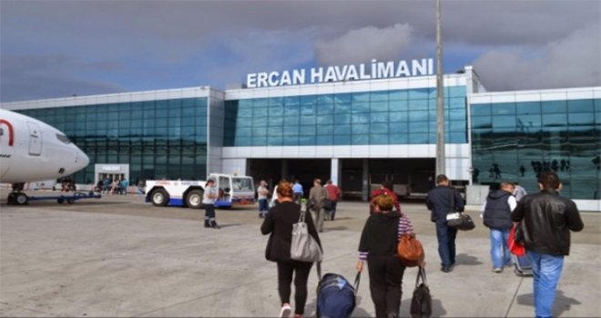 VALİZİNDEN 59 KARTON SİGARA ÇIKTI
