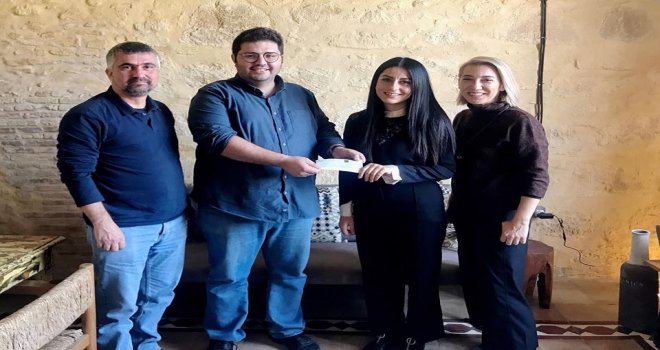 VİCDANİ RET İNSİYATİFİ'NDEN KIBRISLI TÜRK İNSAN HAKLARI VAKFI’NA BAĞIŞ
