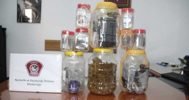 Yaklaşık 80 gram bonzai ele geçirildi