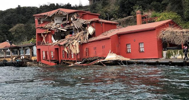 Yalıya çarpan gemiye '50 milyon dolarlık' haciz.