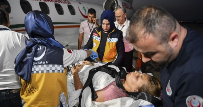 YARALI GENÇ, KKTC'DEN AMBULANS UÇAKLA GAZİANTEP'E GETİRİLDİ