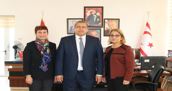 YAŞLI HAKLARI VE RUH SAĞLIĞI DERNEĞİ, GAZİMAĞUSA BELEDİYE BAŞKANI İSMAİL ARTER’İ ZİYARET ETTİ
