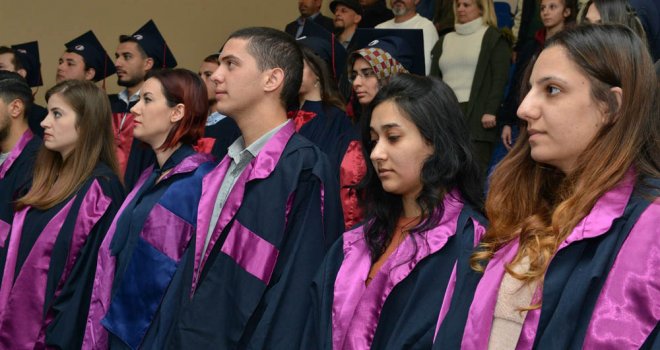 YDÜ SAĞLIK BİLİMLERİ FAKÜLTESİ YENİ MEZUNLARINI VERDİ