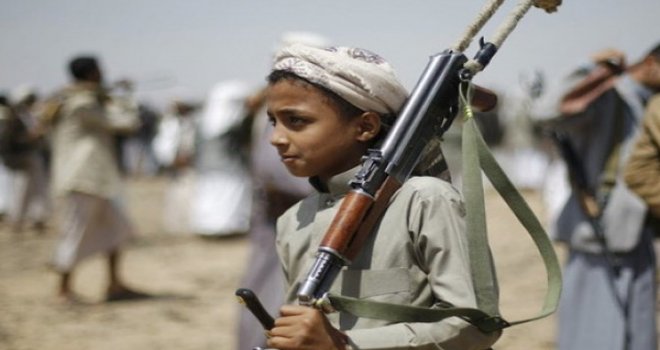 YEMEN'DE 2 BİNDEN FAZLA "ÇOCUK ASKER"