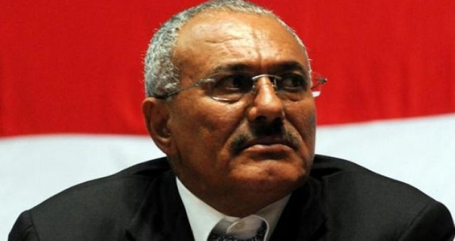 YEMEN'DE SALİH'İN PARTİSİ DAĞILIYOR
