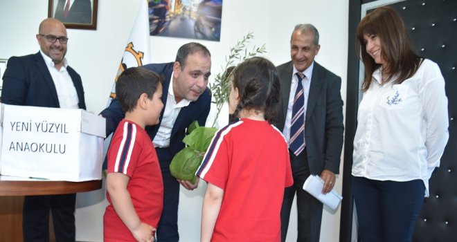 YENİ YÜZYIL ÖĞRENCİLERİNDEN LTB PAYLAŞIM MUTFAĞI’NA KATKI..