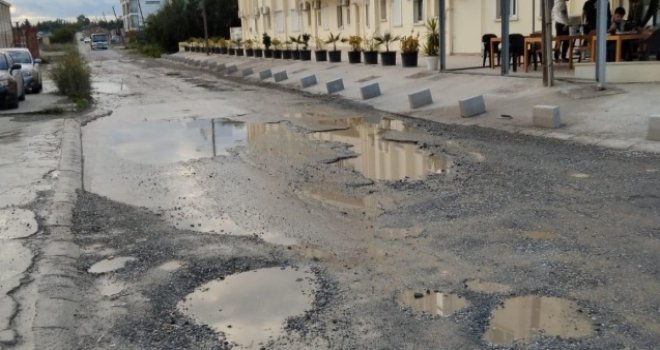 Yol değil sanki mayın tarlası!