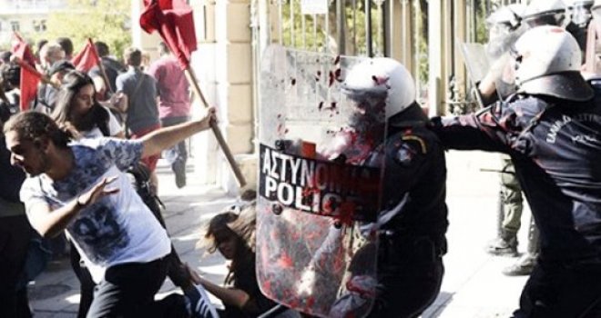 Yunanistan'da eğitim reformları protesto edildi